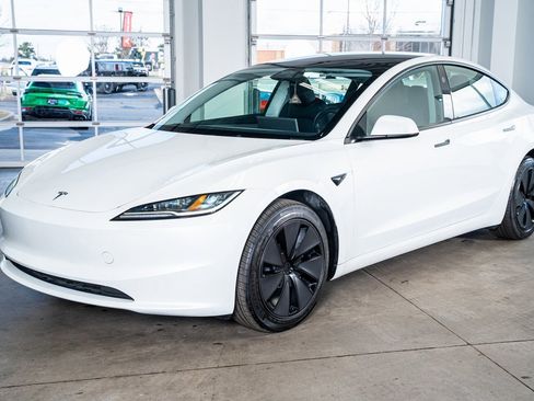 Used 2025 Tesla Model 3 Long Range image 11