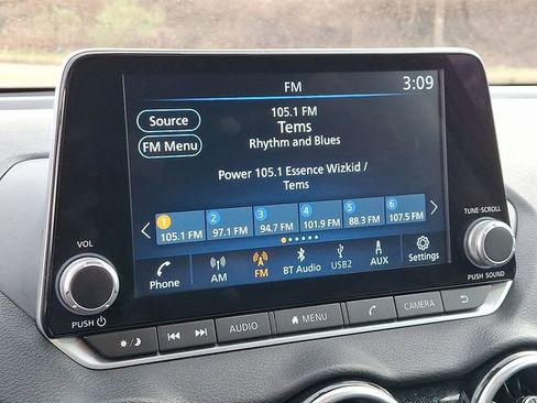 Used 2025 Nissan Sentra SR w/ SR Premium Package image 18