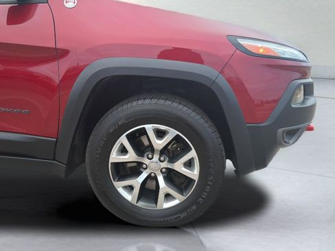 Used 2015 Jeep Cherokee Trailhawk w/ Comfort/Convenience Group image 9