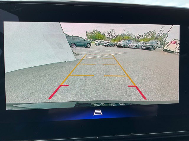 Used 2024 Chevrolet Trax LT w/ Driver Confidence Package FWD image 14