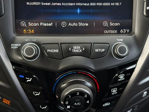 Used 2015 Hyundai Veloster Turbo FWD image 30