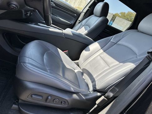 Used 2023 Buick Enclave Premium w/ Experience Buick Package FWD image 9