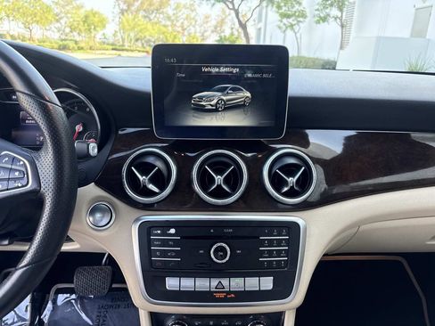 Used 2018 Mercedes-Benz CLA 250 image 24