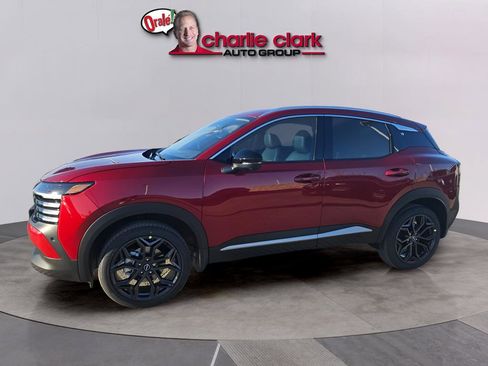 New 2026 Nissan Kicks SR FWD image 2