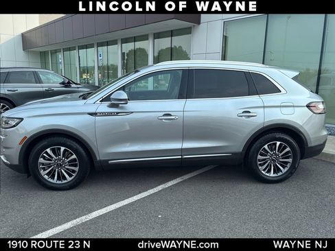 Certified 2023 Lincoln Nautilus AWD w/ Premium Package image 2
