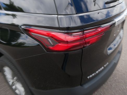 Used 2023 Chevrolet Traverse LT AWD/4WD image 17