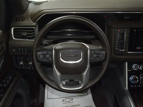 Used 2024 GMC Yukon XL Denali AWD/4WD image 37