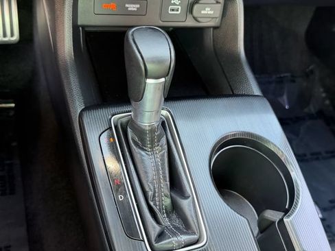 Used 2024 Honda Civic Sport image 31