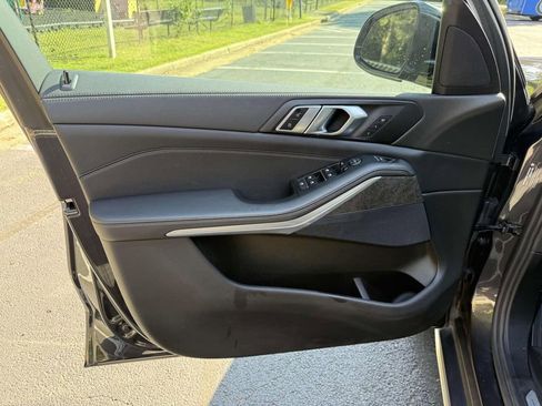 Used 2022 BMW X5 xDrive40i w/ Premium Package image 17