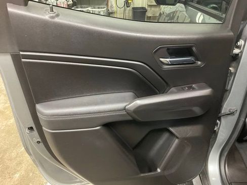 Used 2023 Chevrolet Colorado LT w/ LT Convenience Package II image 5