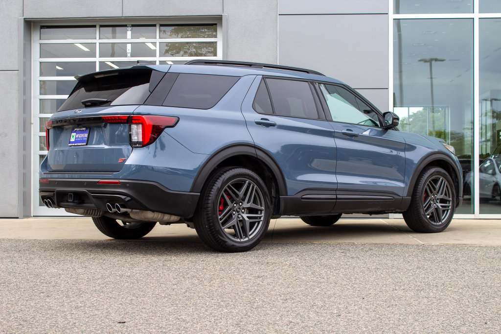 Used 2025 Ford Explorer ST AWD/4WD image 10