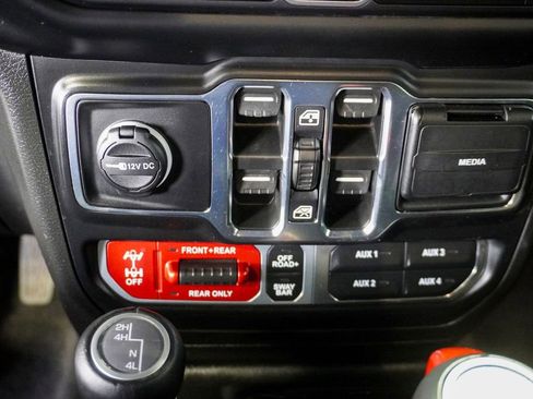 Used 2023 Jeep Wrangler Rubicon image 19