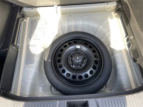 Used 2025 Chevrolet Trax LT w/ LT Convenience Package image 38