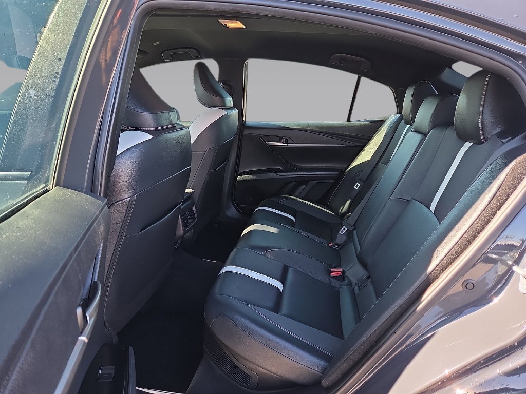 Used 2025 Toyota Camry SE FWD image 11