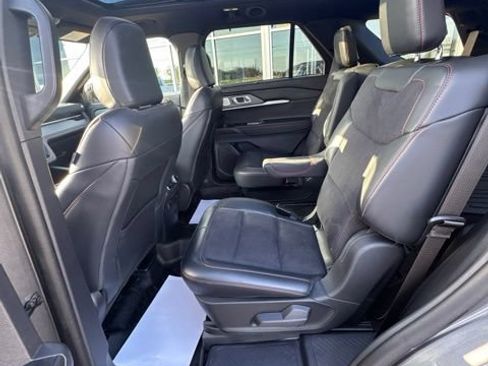 Used 2025 Ford Explorer ST AWD/4WD image 27