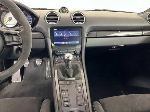 Certified 2020 Porsche 718 Cayman GT4 RWD image 19