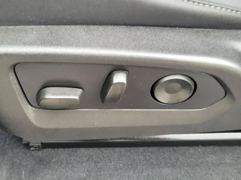 Used 2024 Chevrolet Colorado LT w/ LT Convenience Package III image 17