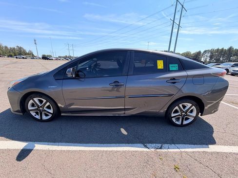 Used 2018 Toyota Prius Four Touring FWD image 5