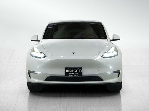 Used 2024 Tesla Model Y Long Range image 8