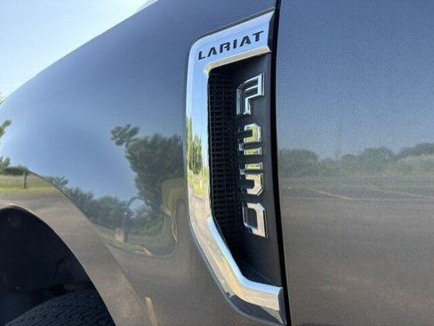Used 2019 Ford F250 Lariat w/ Lariat Ultimate Package AWD/4WD image 17