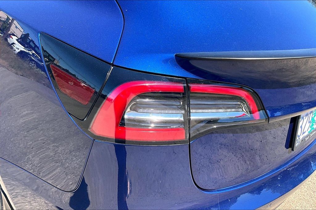 Used 2021 Tesla Model 3 Standard Range Plus RWD image 28