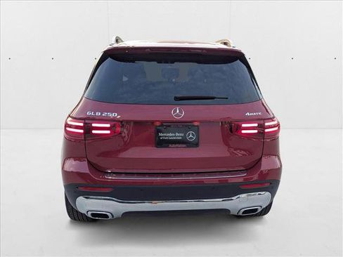 New 2025 Mercedes-Benz GLB 250 4MATIC image 7