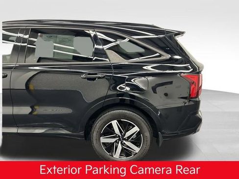 Used 2023 Kia Sorento S image 17