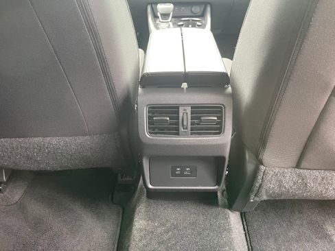 Used 2023 Nissan Rogue SV FWD image 27