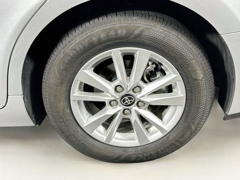 Used 2025 Toyota Camry LE FWD image 11