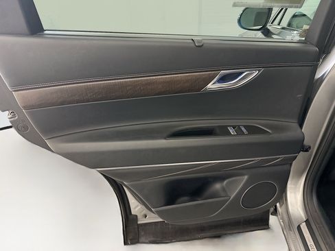 Used 2024 Genesis GV80 2.5T image 27