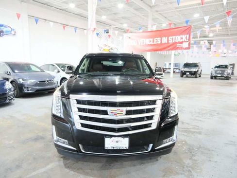 Used 2015 Cadillac Escalade ESV Premium image 3
