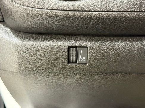 Used 2024 Chevrolet Colorado Trail Boss image 28