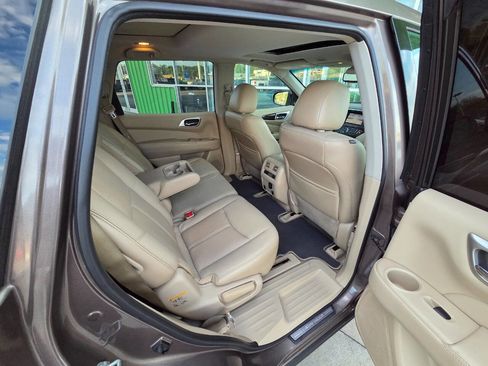 Used 2014 Nissan Pathfinder SL w/ SL Premium Package image 17