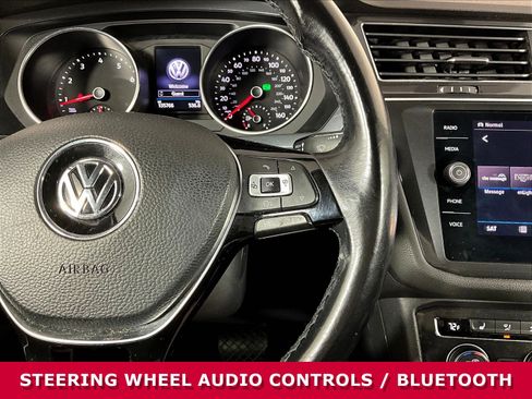 Used 2018 Volkswagen Tiguan SEL AWD/4WD image 12