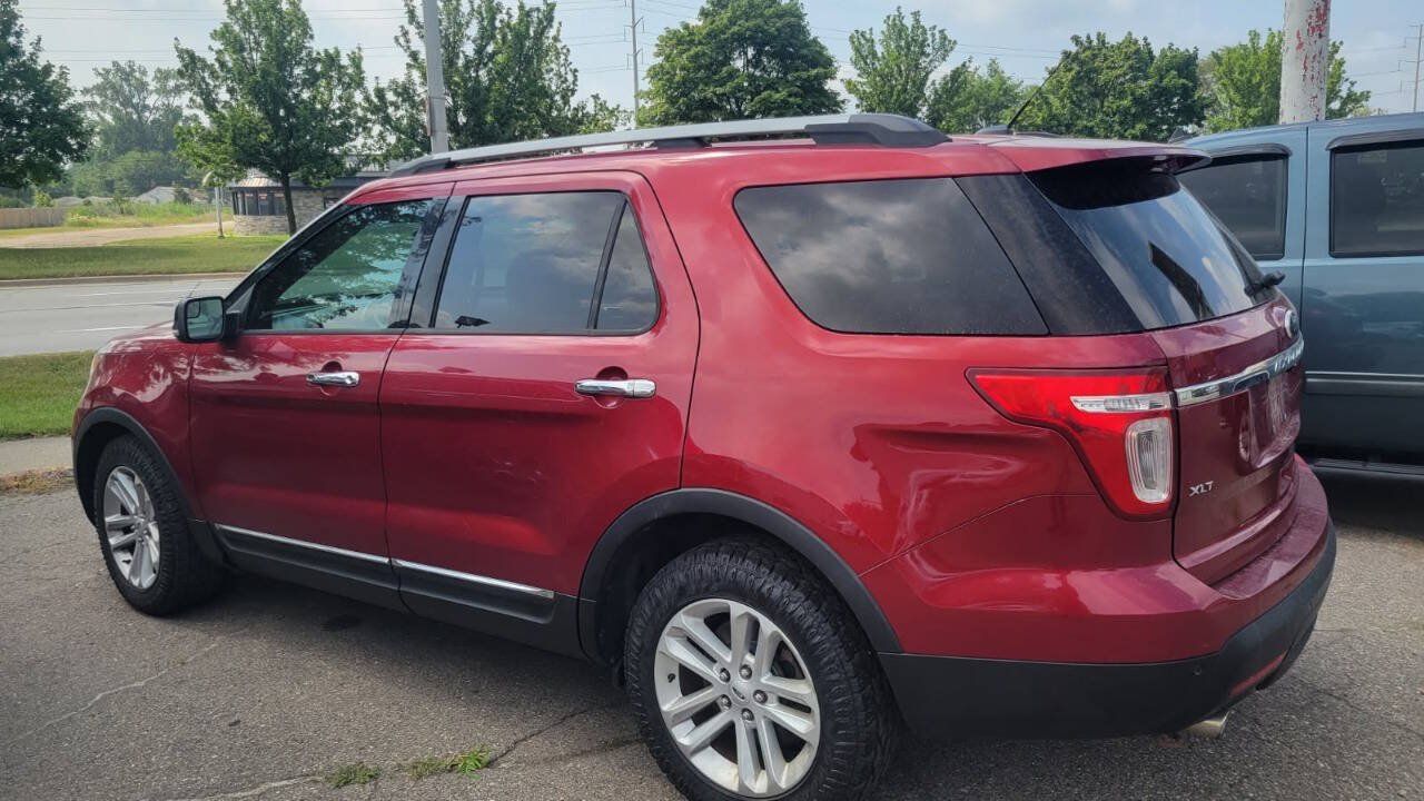 Used 2013 Ford Explorer XLT AWD/4WD image 3