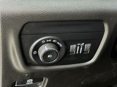 Used 2023 Jeep Grand Cherokee L Limited image 14