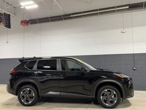 Used 2025 Nissan Rogue SV image 9