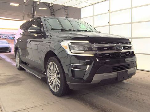 Used 2024 Ford Expedition Max Limited image 3