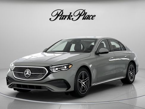 New 2026 Mercedes-Benz E 350 4MATIC Sedan image 38