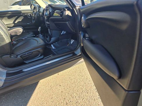 Used 2022 MINI Cooper 2-Door Hardtop image 10