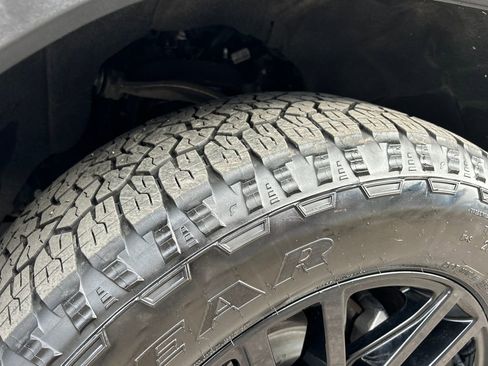 Used 2024 GMC Sierra 1500 Elevation w/ LPO, Elevation Black Package image 27