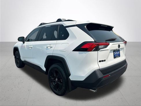 Used 2022 Toyota RAV4 XLE w/ XLE Grade Weather Package AWD/4WD image 9