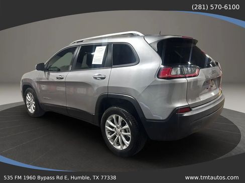 Used 2020 Jeep Cherokee Latitude w/ Cold Weather Group FWD image 4