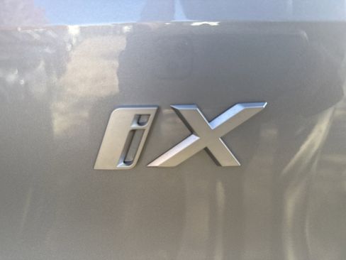 New 2026 BMW iX xDrive60 image 8