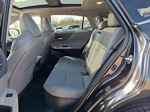 Used 2022 Toyota Venza Limited w/ Advanced Technology Package AWD/4WD image 10
