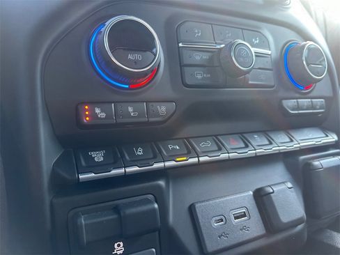 Used 2023 Chevrolet Silverado 2500 High Country w/ Technology Package image 25