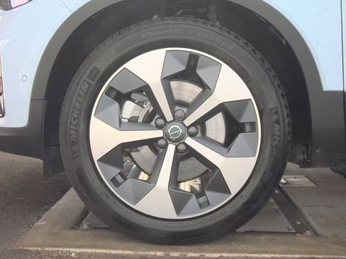 Used 2026 Volvo XC40 B5 Plus AWD/4WD image 13