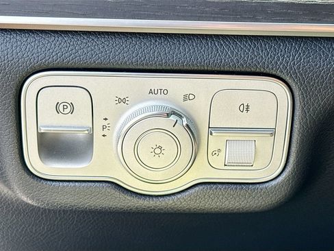 Used 2020 Mercedes-Benz GLS 450 4MATIC image 11