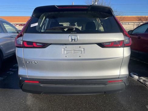 Used 2024 Honda CR-V LX image 4