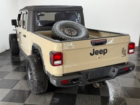 Used 2022 Jeep Gladiator Sport AWD/4WD image 9